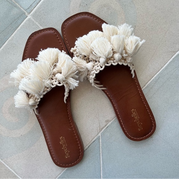 Tassel Sandals - Picture 1 of 3